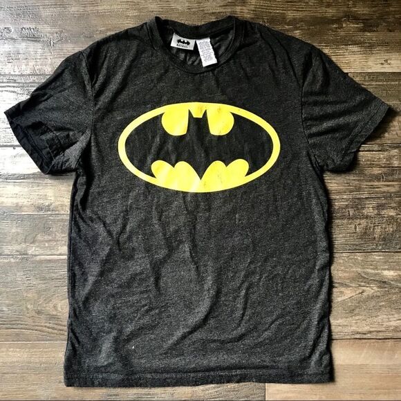 Boys Batman Retro 1989 Black & Yellow Bat Symbol Logo DC Comics Graphic Tee Sz M - Picture 1 of 6